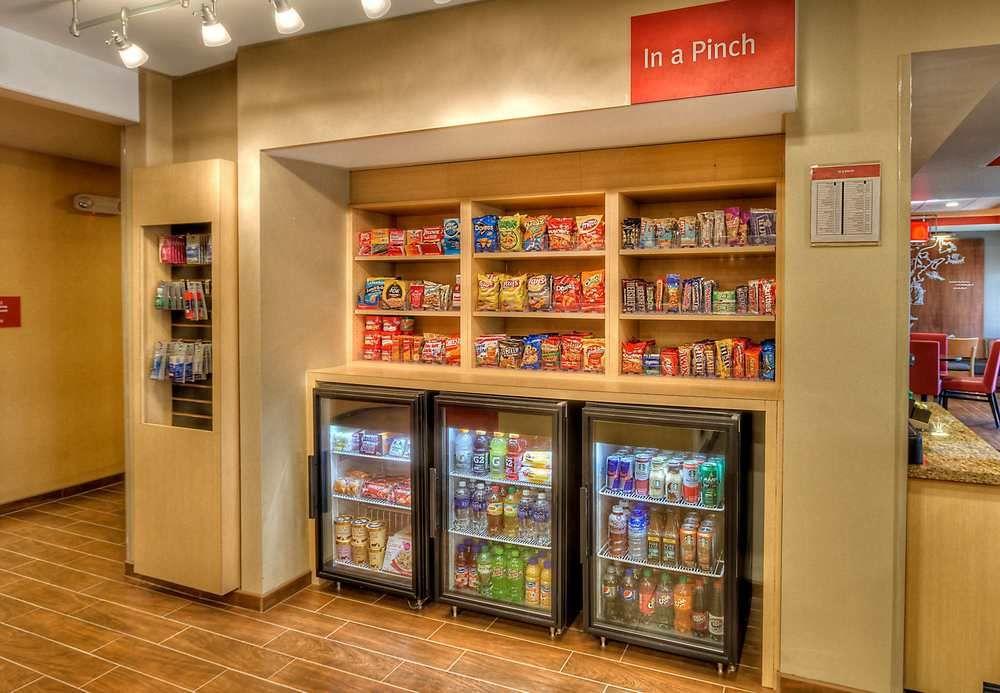 ホテル タウンプレース スイーツ オクラホマ シティ エアポート オクラホマシティ エクステリア 写真
